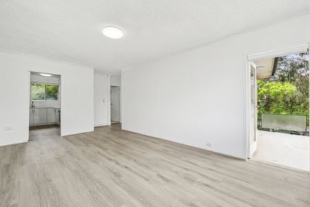 BRIGHT TOP FLOOR FULLY RENOVATED UNIT - Photo 2