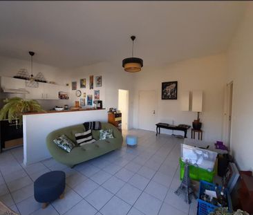 Location Appartement 3 pièces 67m² BORDEAUX 33000 - Photo 2