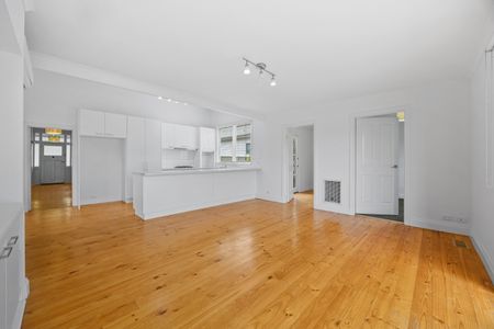 18 Otway St S, Ballarat East VIC 3350 - House For Rent | Domain - Photo 2