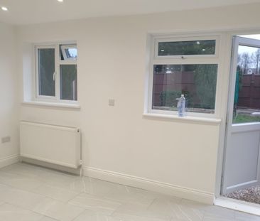 1 bedroom Property to rent - Photo 5