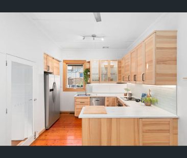 CAPTIVATING CALIFORNIAN BEAUTY - Photo 3