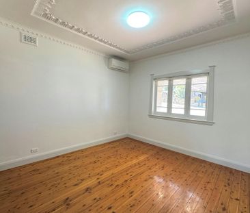 THREE-BEDROOM HOME IN A PRIME LOCATION - Photo 5