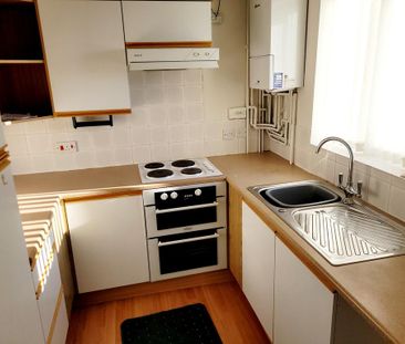 2 bedroom end of terrace house to rent - Photo 6