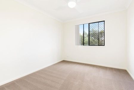 3 Bedroom Townhouse in Prime Location - Photo 5