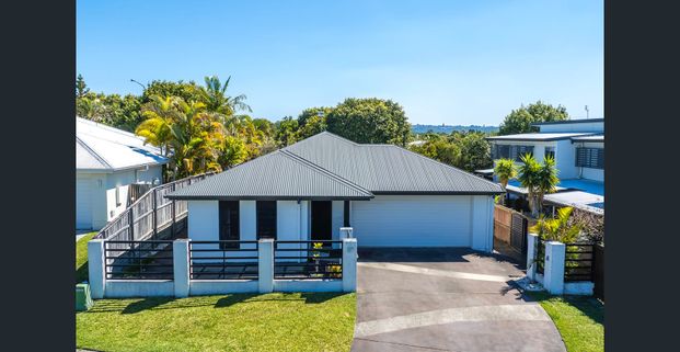 Perfect Family Living in the Heart of Brightwater! - Photo 1