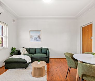 Fully Furnished | Electricity, Water & Internet Included - Photo 2