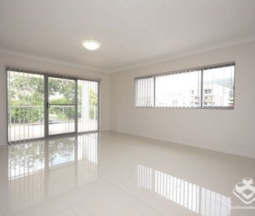 Modern & Spacious Two-Bedroom Apartment in Mount Gravatt East - Photo 6