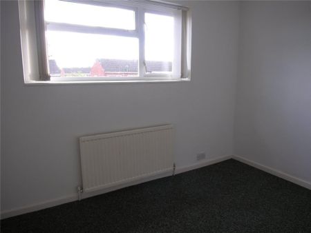 3 bedroom end of terrace house to rent - Photo 4