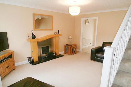 2 bedroom semi-detached house to rent - Photo 3