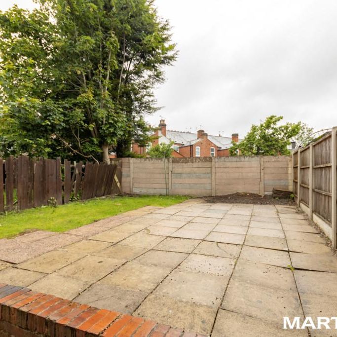 3 bedroom end of terrace house to rent - Photo 1