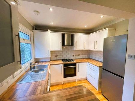 South Drive, Coulsdon, CR5 - Photo 5