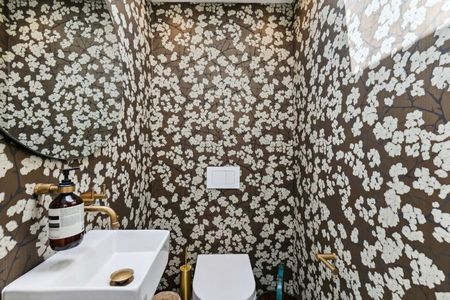 Stunning split level maisonette with wonderful views over Richmond Green - Photo 2