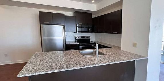 Living Arts/Square One Dr Beautiful 1Bdrm +Den Open Concept 1Locker - Photo 2