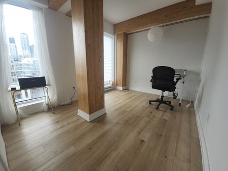 Condo moderne de 2 chambres, semi meublé, au 7? étage! - Photo 4