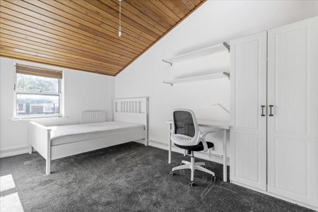 Penryn House 64 Kennington Park Road, SE11, London - Photo 2
