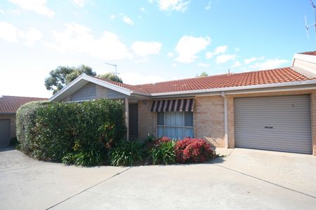 3/7 River Drive, Queanbeyan NSW 2620 - Townhouse For Rent | Domain - Photo 3