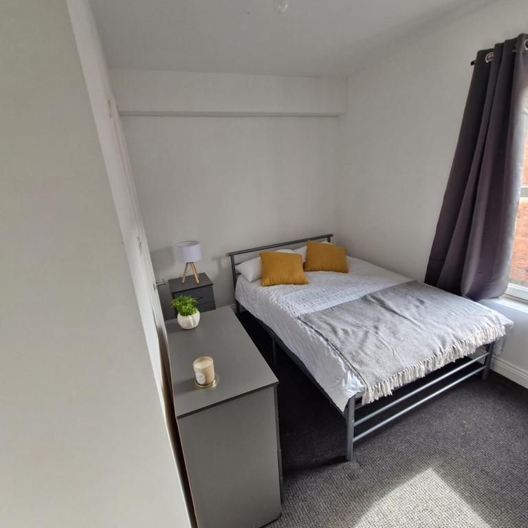 1 bedroom in a house share to rent - Photo 1