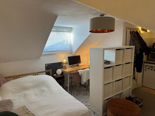 Studio to rent - Photo 1