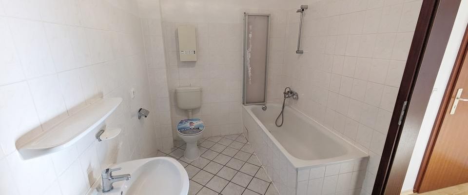 ++ gemütliche 3-Raum Dachgeschosswohnung auf der Gießerstraße - auf Wunsch mit Einbauküche ++ - Photo 1