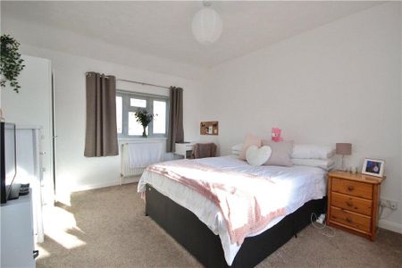 5 bedroom semi-detached house to rent - Photo 5