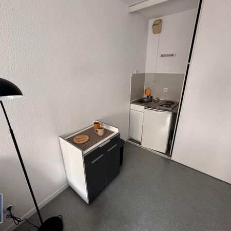 Location Appartement 1 pièce 20m² ST ETIENNE 42100 - Photo 3