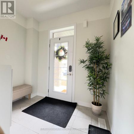 20 VELVET WAY, Thorold, Ontario, L2V0P3 - Photo 3