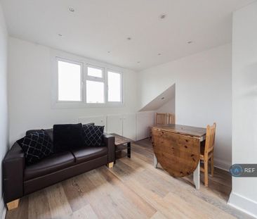 3 bedroom flat to rent - Photo 1