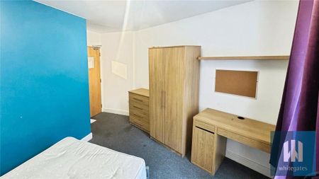 1 bedroom in a house share to rent - Photo 2