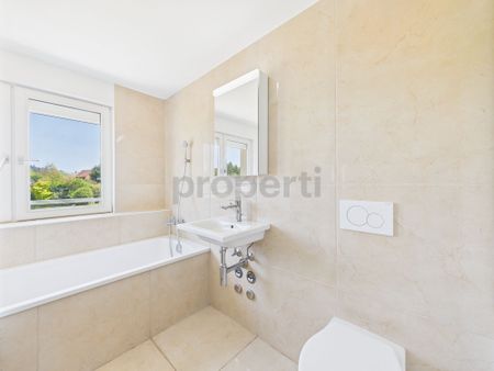 Grosszügige 2.5-Zimmer-Wohnung mit traumhafter Dach-Terrasse in Affoltern im Emmental - Photo 4