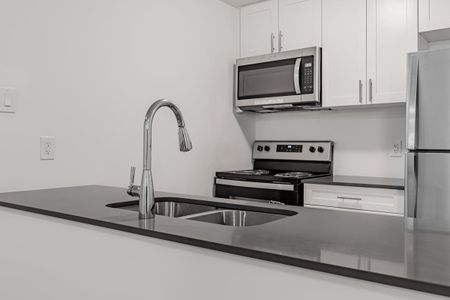 For Lease - 2507 Eglinton Avenue Unit# 307, Toronto, Ontario - Photo 3