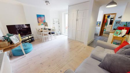 1 bedroom flat to rent - Photo 2