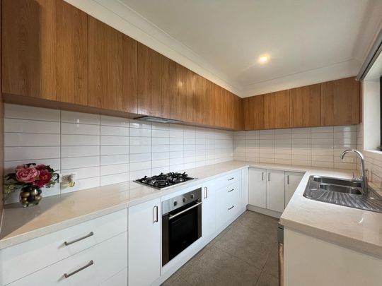 19A Finch Street, Notting Hill VIC 3168 - Townhouse For Rent | Domain - Photo 1