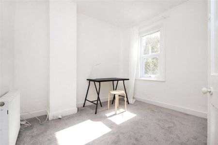 2 bedroom end of terrace house to rent - Photo 5