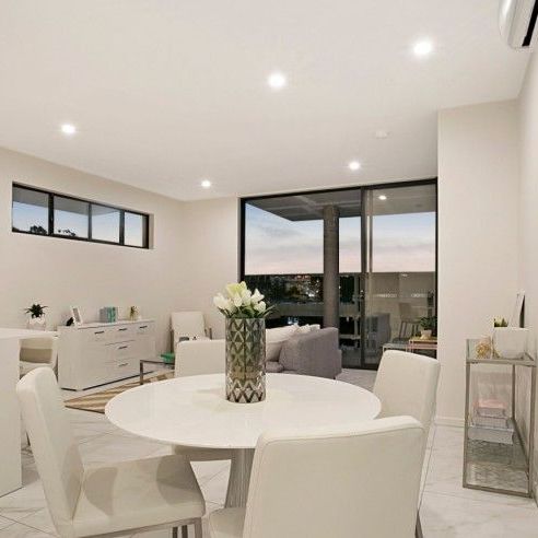 2-Bed + 2 Bath Boutique Luxury Apartment - Photo 1