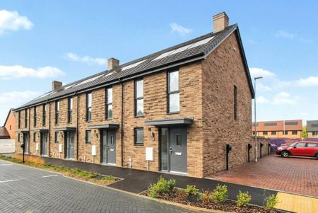 3 bedroom terraced house to rent - Photo 3