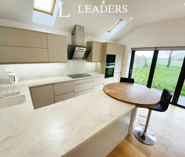 4 bedroom bungalow to rent - Photo 5