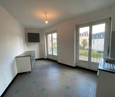 A LOUER. Disponible Immédiatement. Charmant Appartement T2 bis, En ... - Photo 4