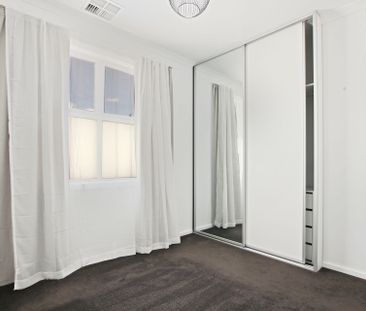 Light-Filled Modern Townhouse with 6.6kW Solar in a Prime Lifestyle... - Photo 3