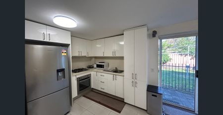 Spacious and Freestanding 1 Bedroom Granny Flat - Photo 4