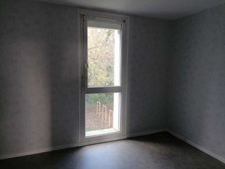 Location : Appartement 4 pièces 71 m2 – GRAND CHARMONT - Photo 3