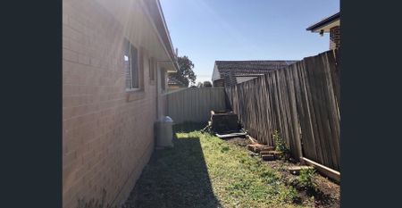 Walking to Carlingford High School with air con - Photo 3