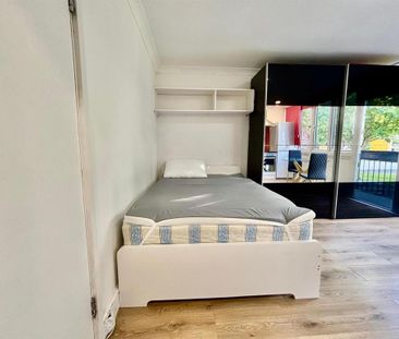 House share to rent - Photo 2