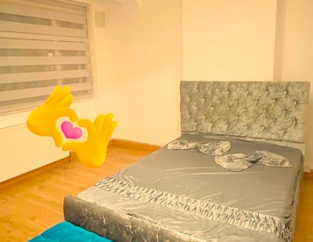 Room in a Shared House, London, CR0 - Photo 1