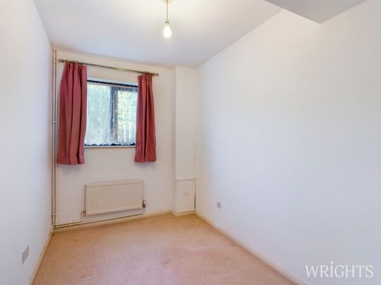 2 bedroom Mid Terraced House - PARKSIDE, WELWYN - Photo 1