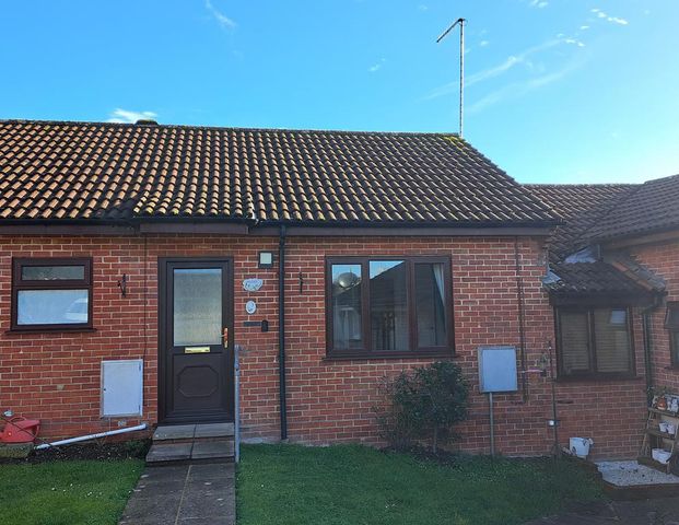 2 bedroom terraced bungalow to rent - Photo 1