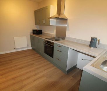 2 bedroom semi-detached house to rent - Photo 3