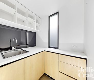 Stunning Modern Luxury Townhouse in Prime Hawthorn East - Photo 6