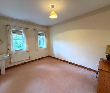 2 bedroom mid terraced bungalow to let - Photo 6