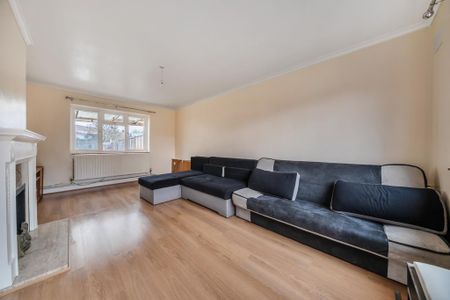 3 bedroom terraced house to rent - Photo 3