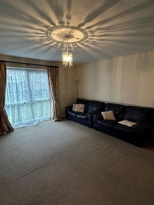 Hawthorn Court, SM1 - Photo 1